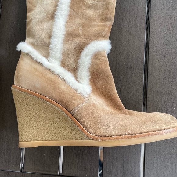 Y2K STYLE SUEDE COACH LOGO BOOTS WITH FAUX FUR!! - Picture 4 of 13